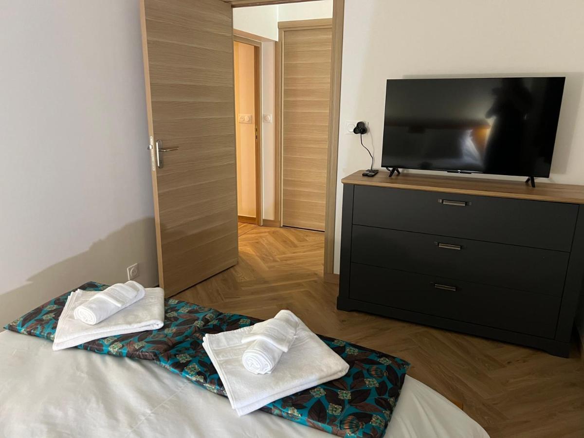 Loft Le Cosy Coeur De Ville Stationnement Privatif Limoges Exterior photo